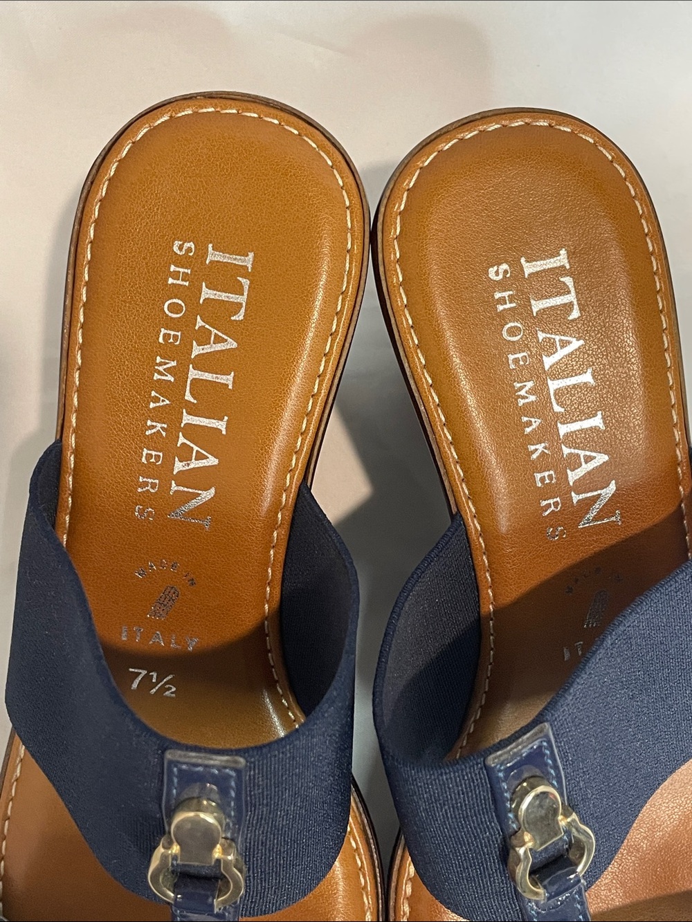 Italian Shoemakers Navy Patent and Elastic Slide Sandal with Gold Accent - Picture 3 of 6